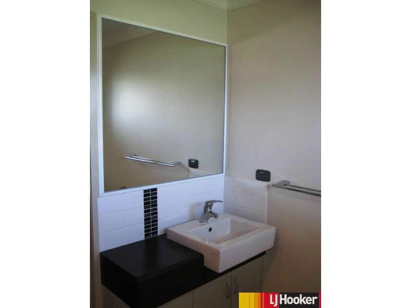 8 Heaths Road, Mount Pleasant QLD 4740