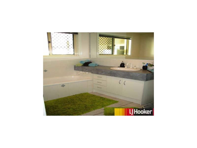 35 Wing Crescent, Mount Pleasant QLD 4740