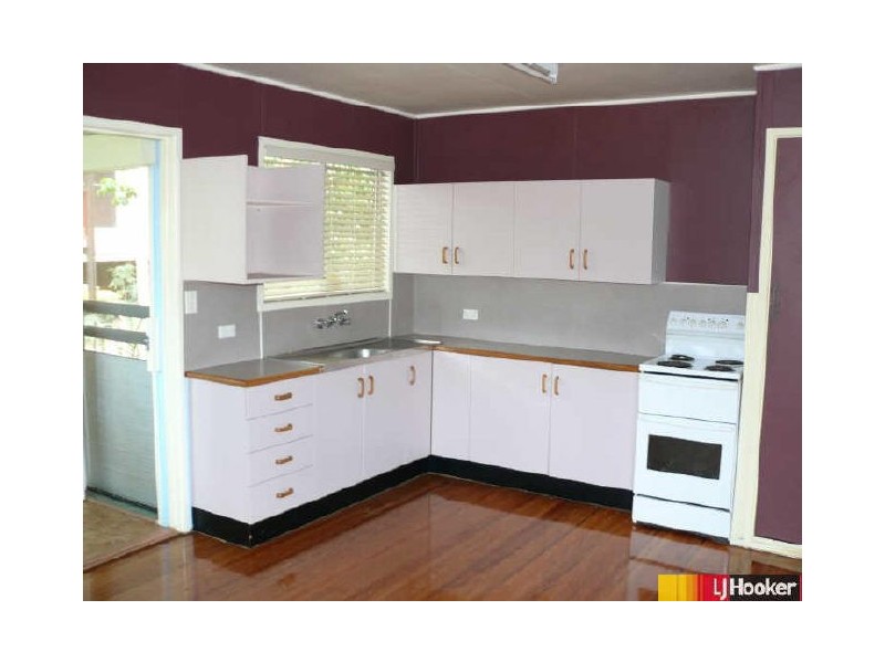 25 Pioneer Street, Glenella QLD 4740