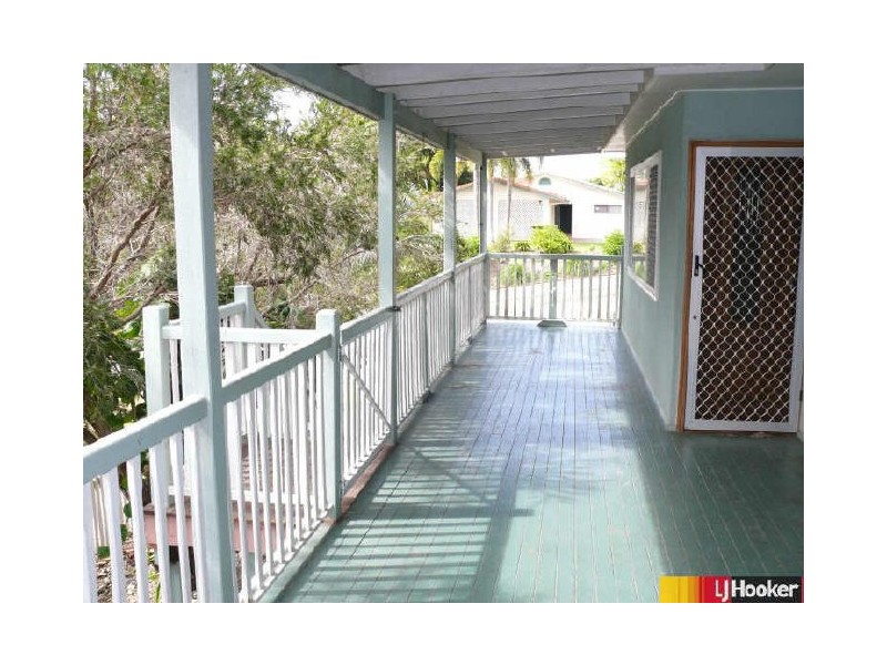 25 Pioneer Street, Glenella QLD 4740