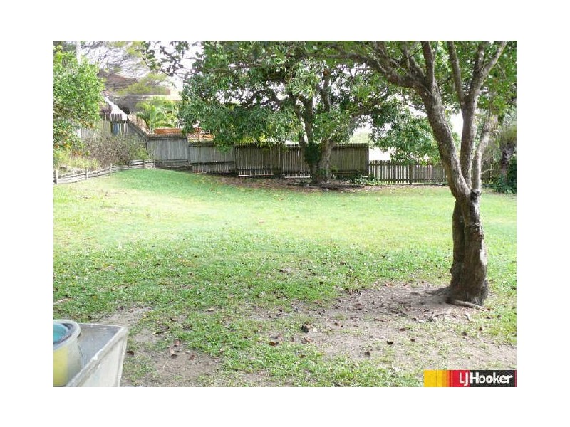 25 Pioneer Street, Glenella QLD 4740