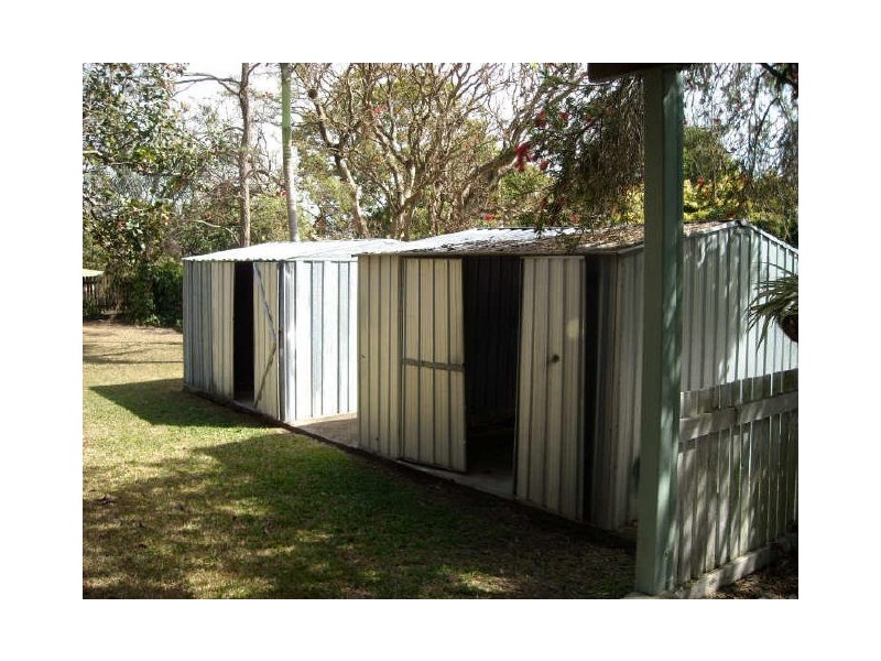 25 Pioneer Street, Glenella QLD 4740