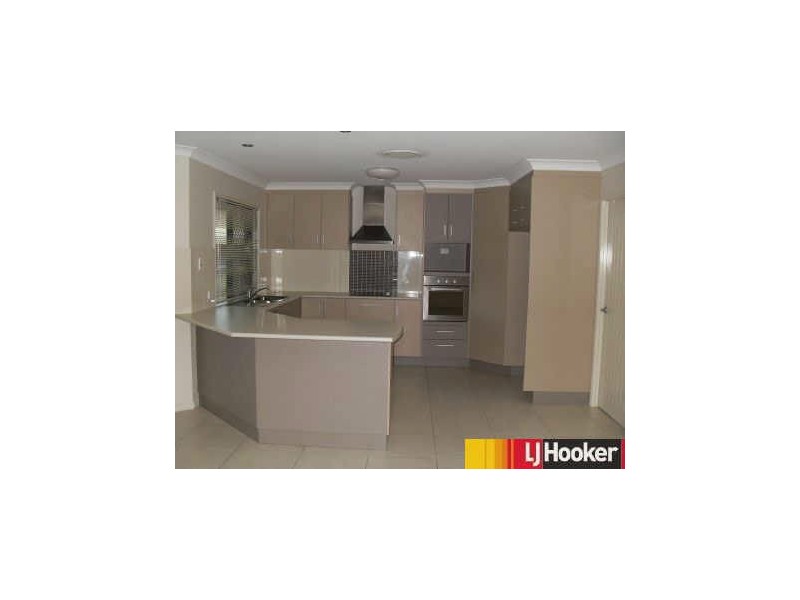 42 Cinnamon Drive, Glenella QLD 4740