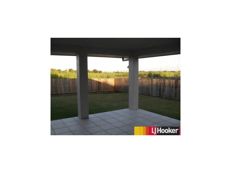 42 Cinnamon Drive, Glenella QLD 4740