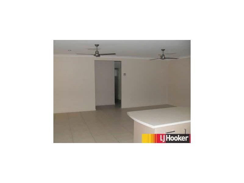 42 Cinnamon Drive, Glenella QLD 4740