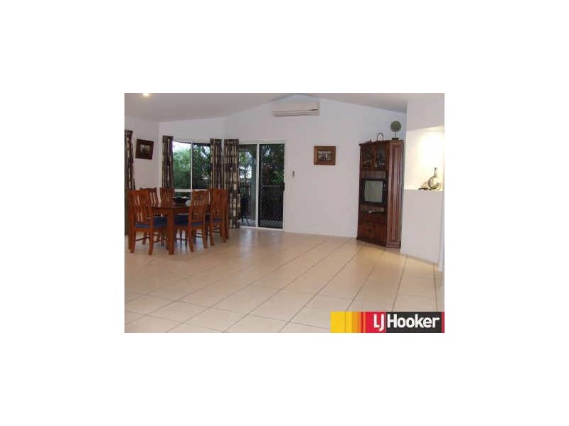 1 Sunseeker Court, Blacks Beach QLD 4740