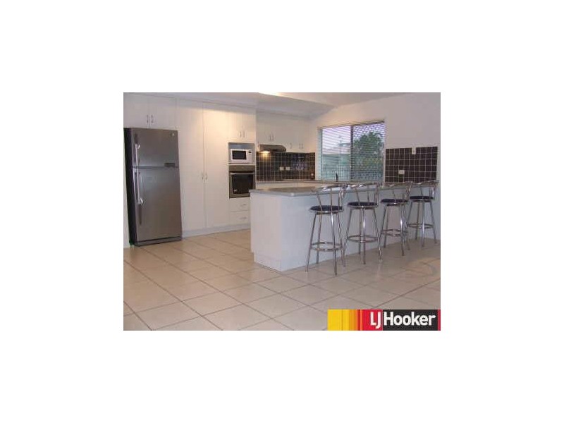 1 Sunseeker Court, Blacks Beach QLD 4740