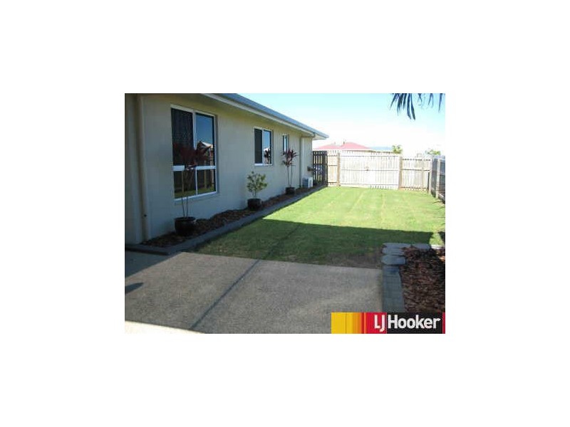 1 Sunseeker Court, Blacks Beach QLD 4740