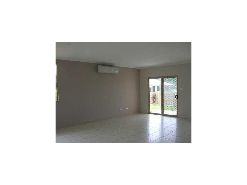 4/4 Mulcahy Crescent, Eimeo QLD 4740
