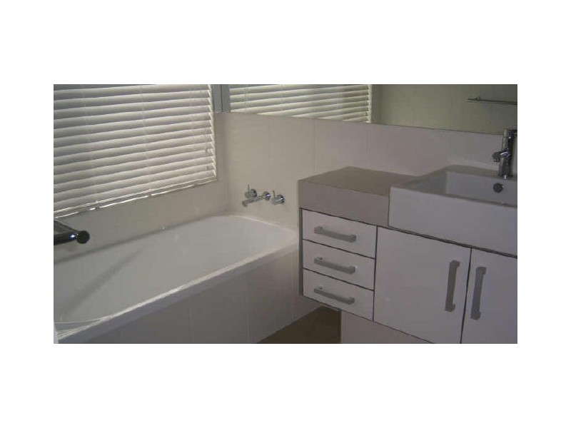 1/100 Binnington Esplanade, East Mackay QLD 4740