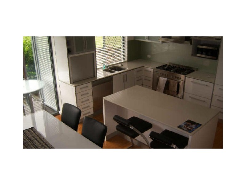 1/100 Binnington Esplanade, East Mackay QLD 4740