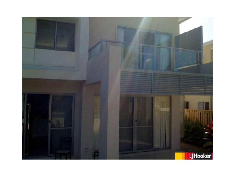 3/2 Belangason Way, Shoal Point QLD 4750