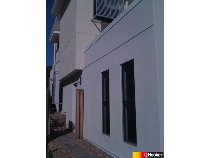 3/2 Belangason Way, Shoal Point QLD 4750