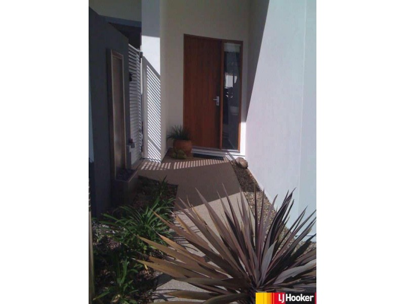 4/2 Belangason Way, Shoal Point QLD 4750