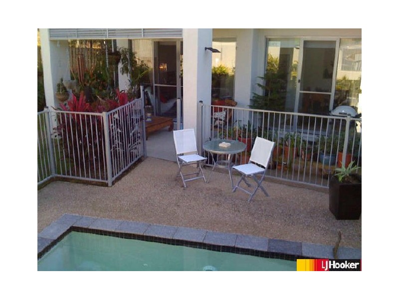 4/2 Belangason Way, Shoal Point QLD 4750