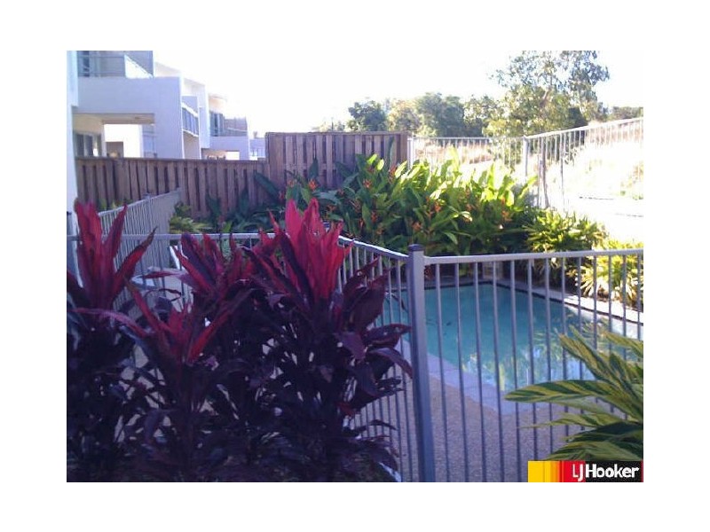 4/2 Belangason Way, Shoal Point QLD 4750