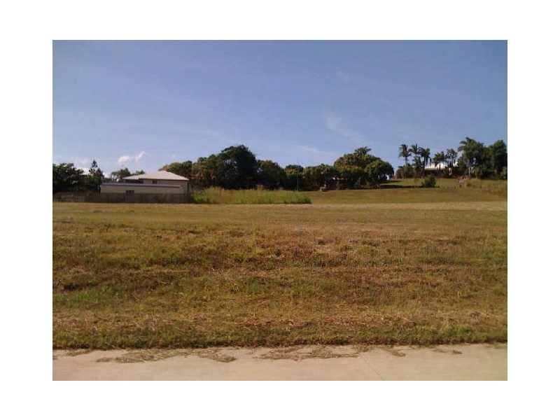 8 Townsend Street, Bucasia QLD 4750
