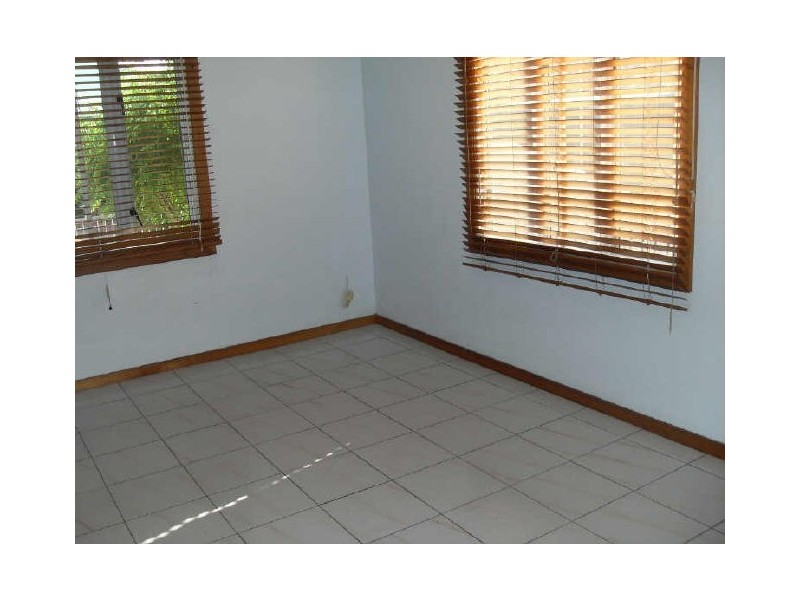 8 Evan Street, East Mackay QLD 4740