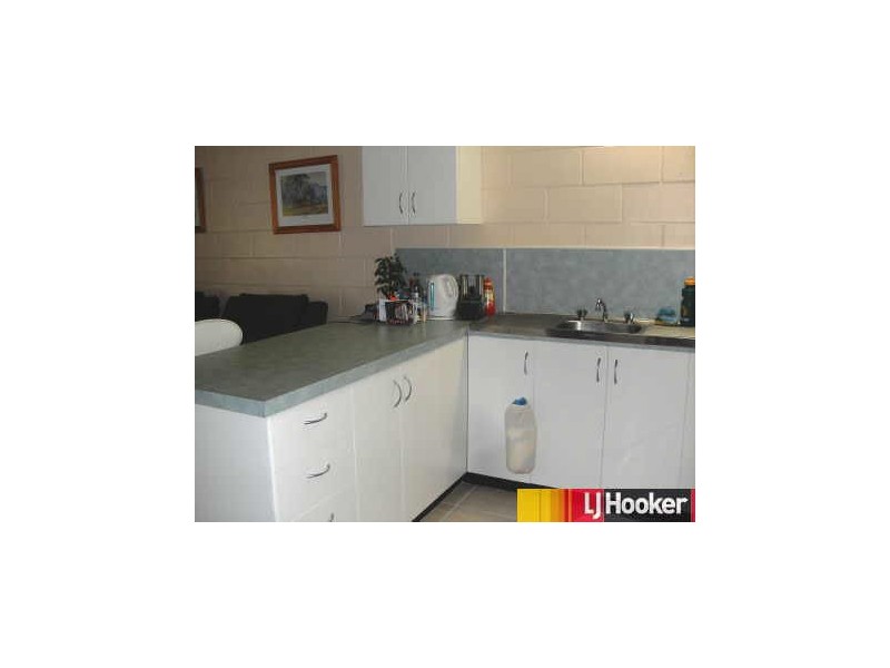2/4 East Gordon Street, Mackay QLD 4740