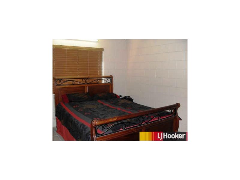 2/4 East Gordon Street, Mackay QLD 4740