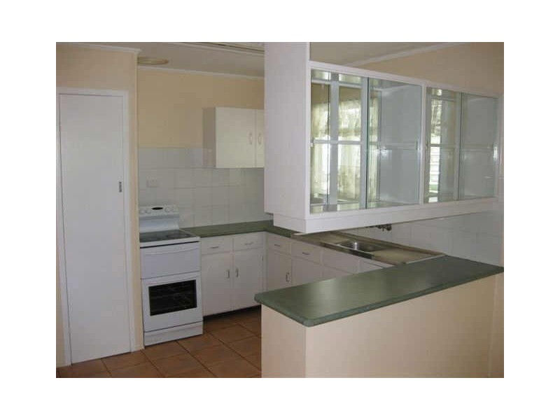 28 Leslie Drive, Moranbah QLD 4744