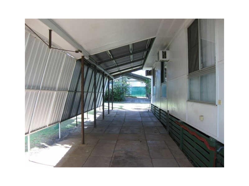 28 Leslie Drive, Moranbah QLD 4744
