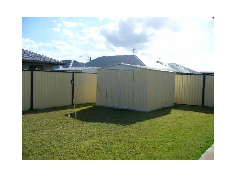 16 Macpherson Street, Moranbah QLD 4744