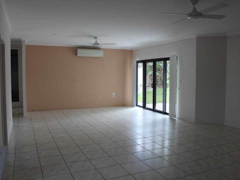 2/6 Mulcahy Crescent, Eimeo QLD 4740