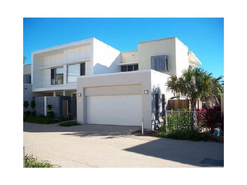 8/2 Belangason Way, Shoal Point QLD 4750