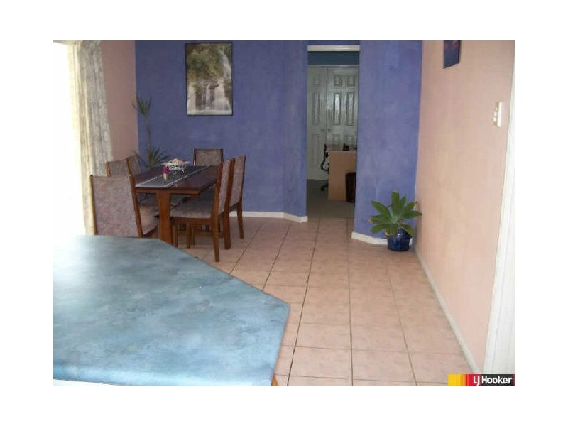 5 Sir Griffith Way, Rural View QLD 4740