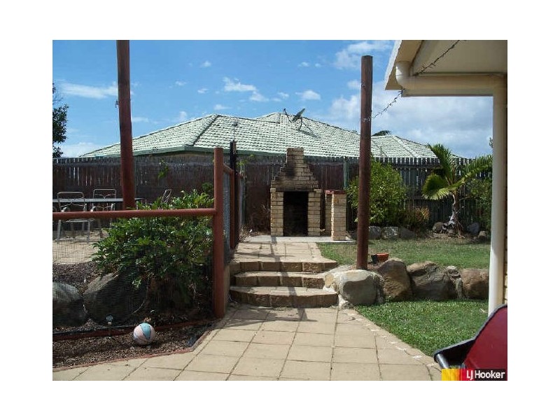 5 Sir Griffith Way, Rural View QLD 4740