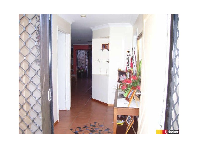 2 Jade Court, Glenella QLD 4740