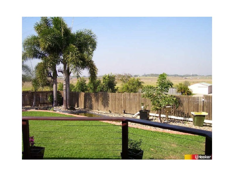 2 Jade Court, Glenella QLD 4740
