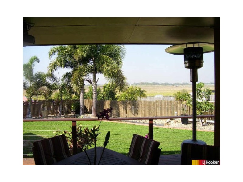 2 Jade Court, Glenella QLD 4740
