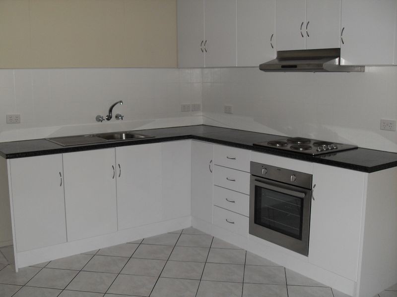 8/64 Waverley Street, Bucasia QLD 4750