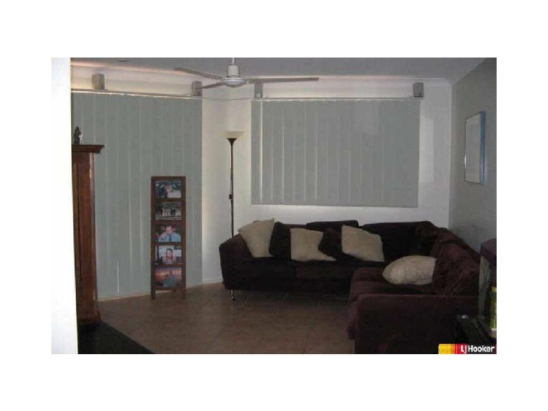 55 Pioneer Street, Glenella QLD 4740