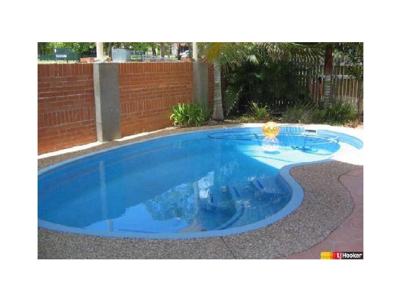 55 Pioneer Street, Glenella QLD 4740