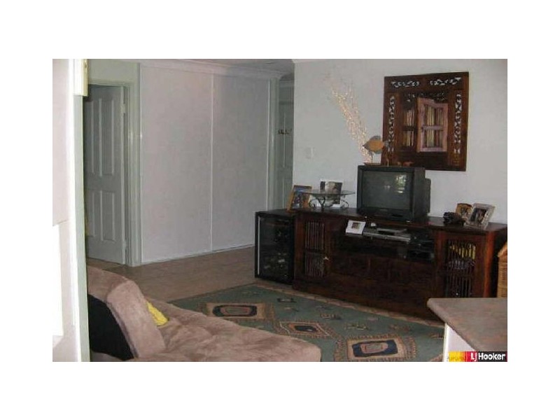 55 Pioneer Street, Glenella QLD 4740