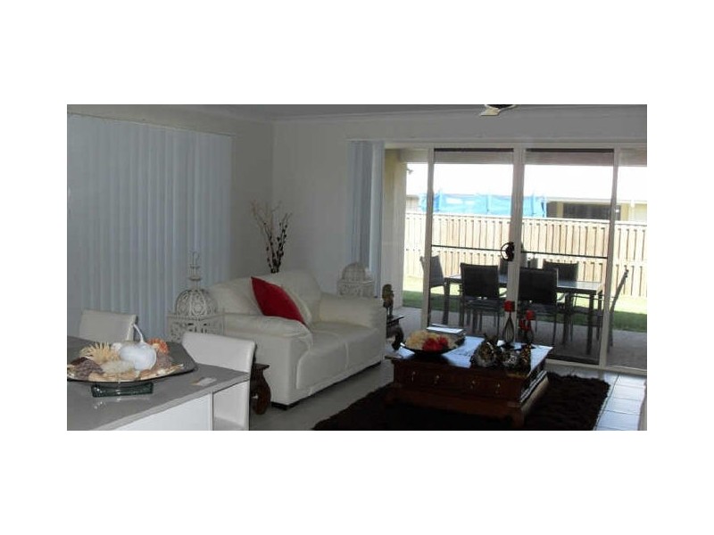 8 Ulladulla Street, Blacks Beach QLD 4740