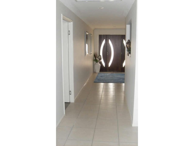 8 Ulladulla Street, Blacks Beach QLD 4740