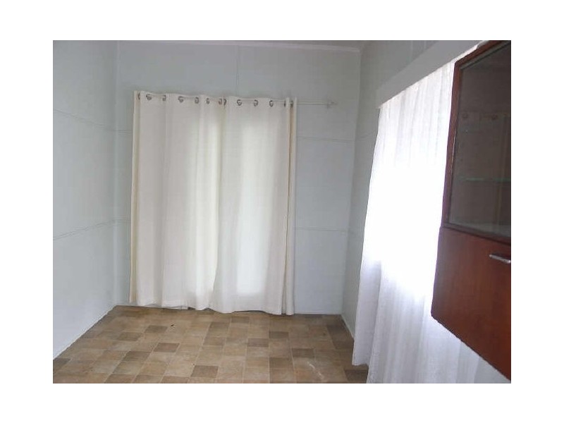 4 Chataway Street, West Mackay QLD 4740