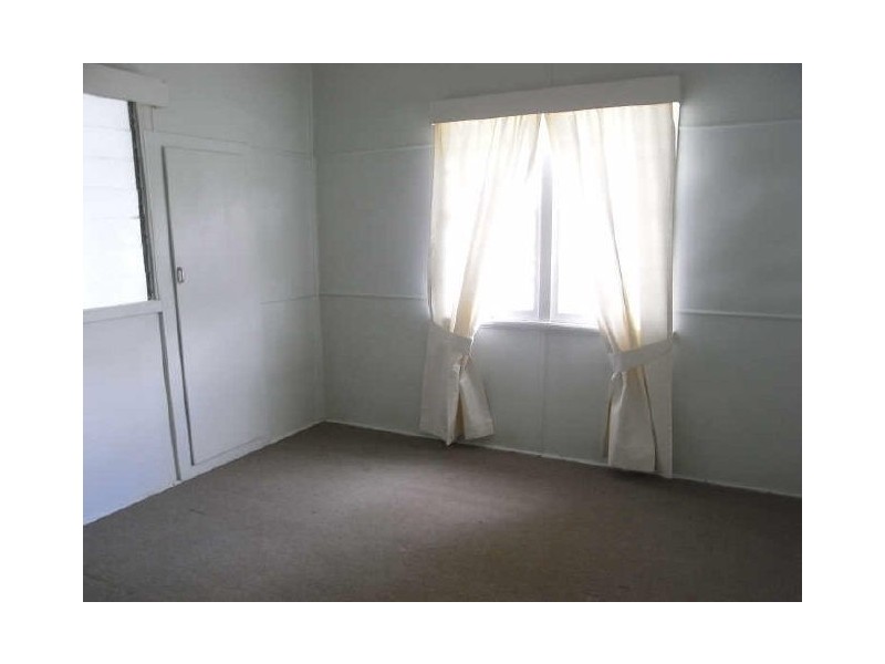 4 Chataway Street, West Mackay QLD 4740