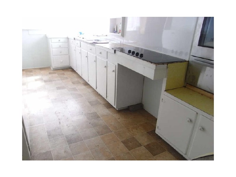 4 Chataway Street, West Mackay QLD 4740