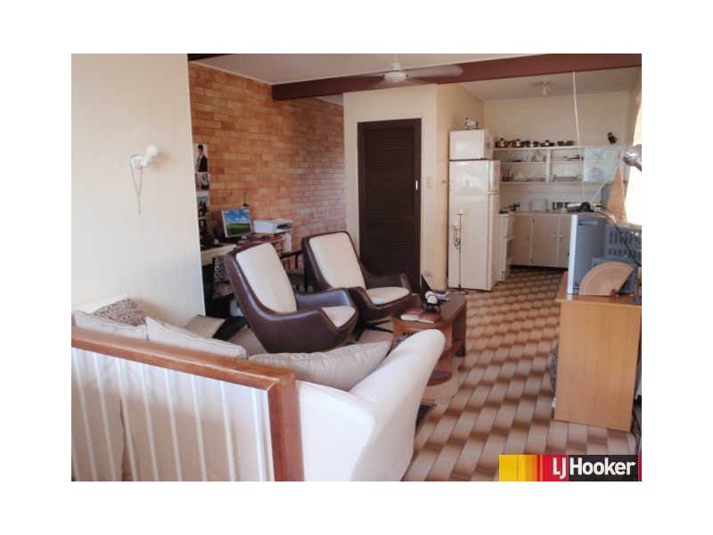 2/34 Binnington  Esplanade, East Mackay QLD 4740