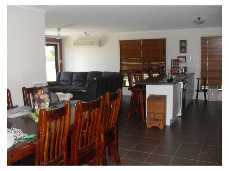 100 Busuttin Drive, Eimeo QLD 4740