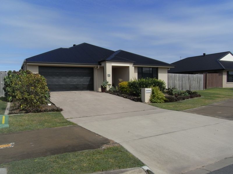 52 Whitehaven Drive, Blacks Beach QLD 4740