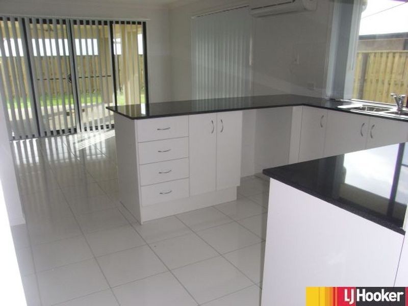 52 Whitehaven Drive, Blacks Beach QLD 4740