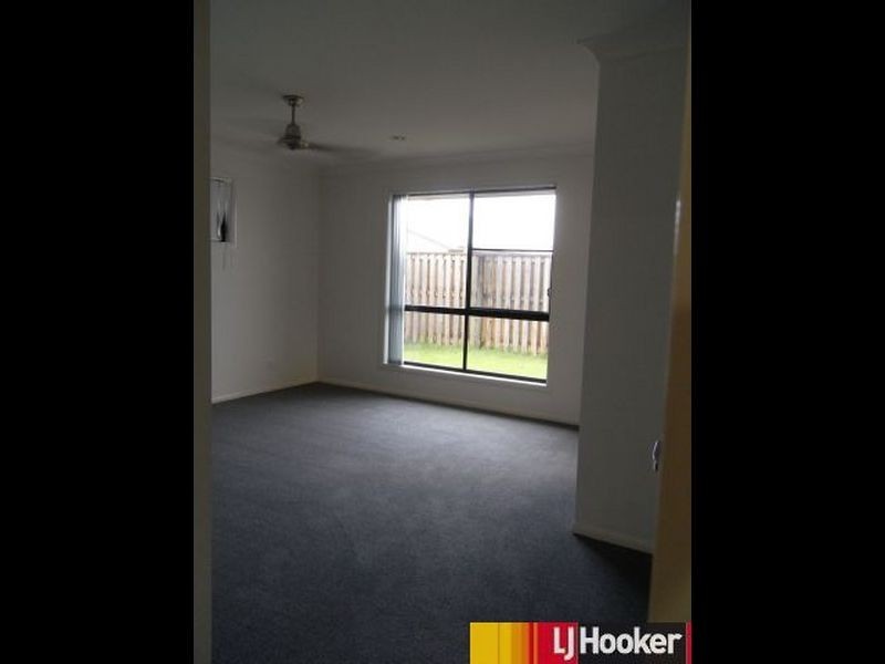 52 Whitehaven Drive, Blacks Beach QLD 4740