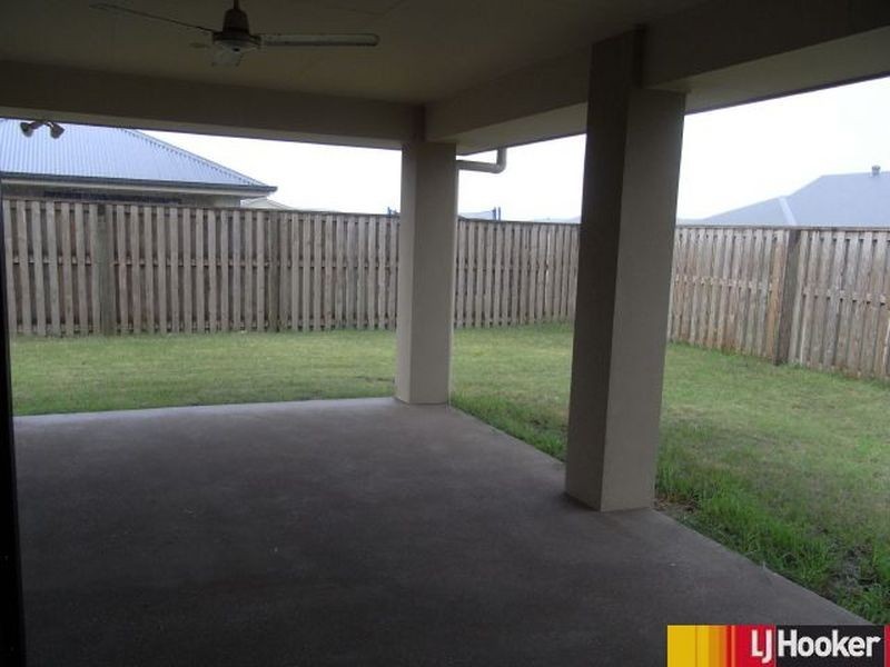 52 Whitehaven Drive, Blacks Beach QLD 4740