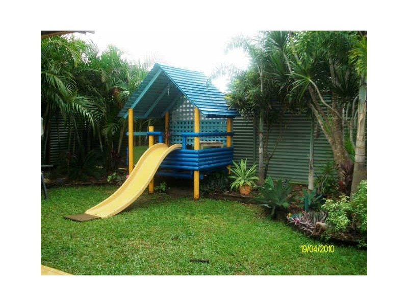 17 Crane Street, Slade Point QLD 4740